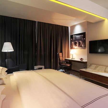 Krystal Urban Guadalajara Hotel Luaran gambar