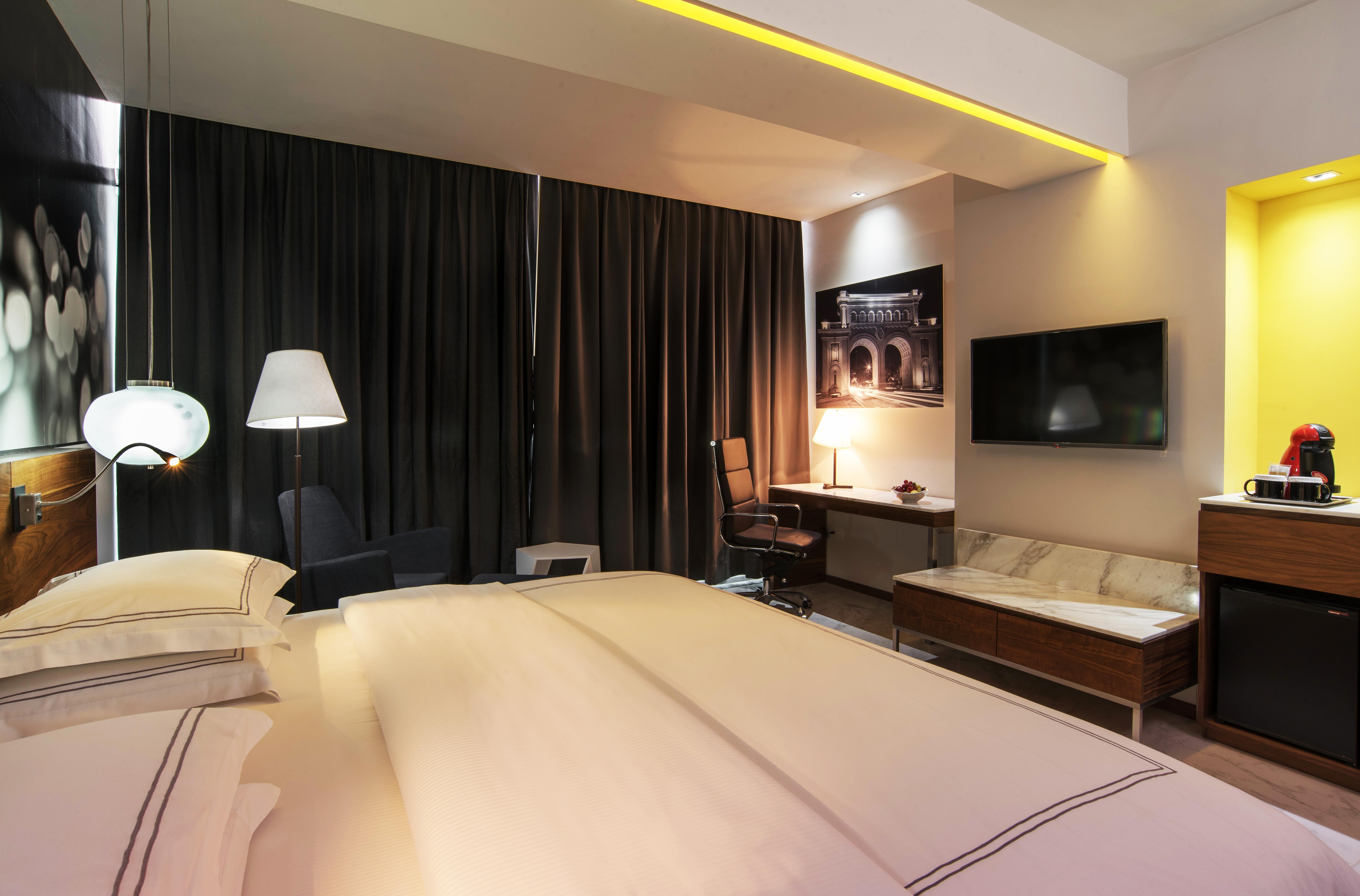 Krystal Urban Guadalajara Hotel Luaran gambar