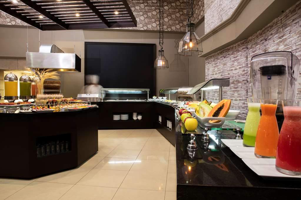 Krystal Urban Guadalajara Hotel Restoran gambar