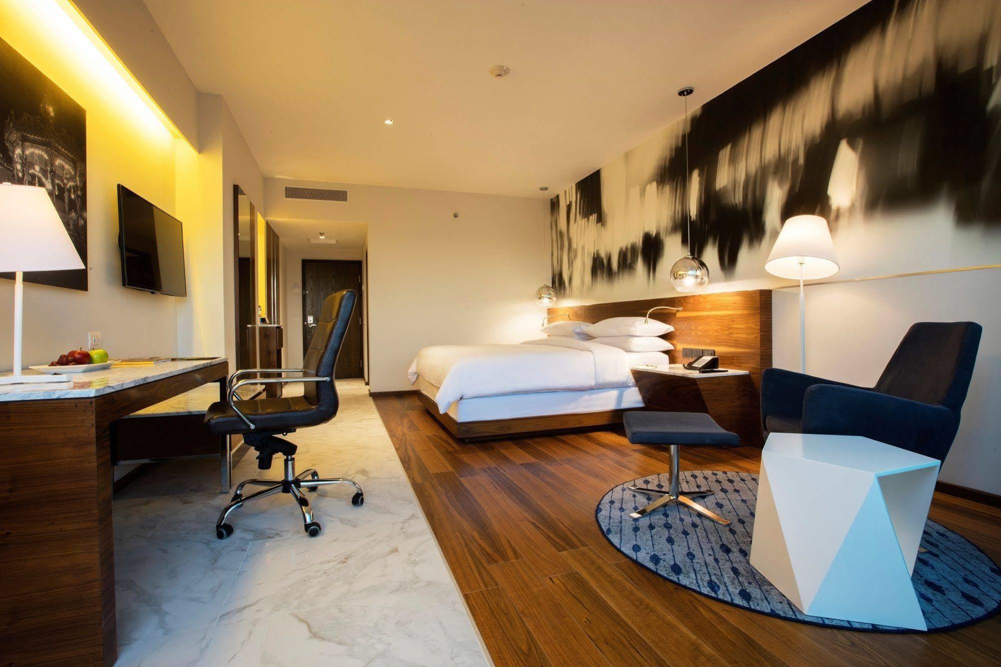 Krystal Urban Guadalajara Hotel Luaran gambar