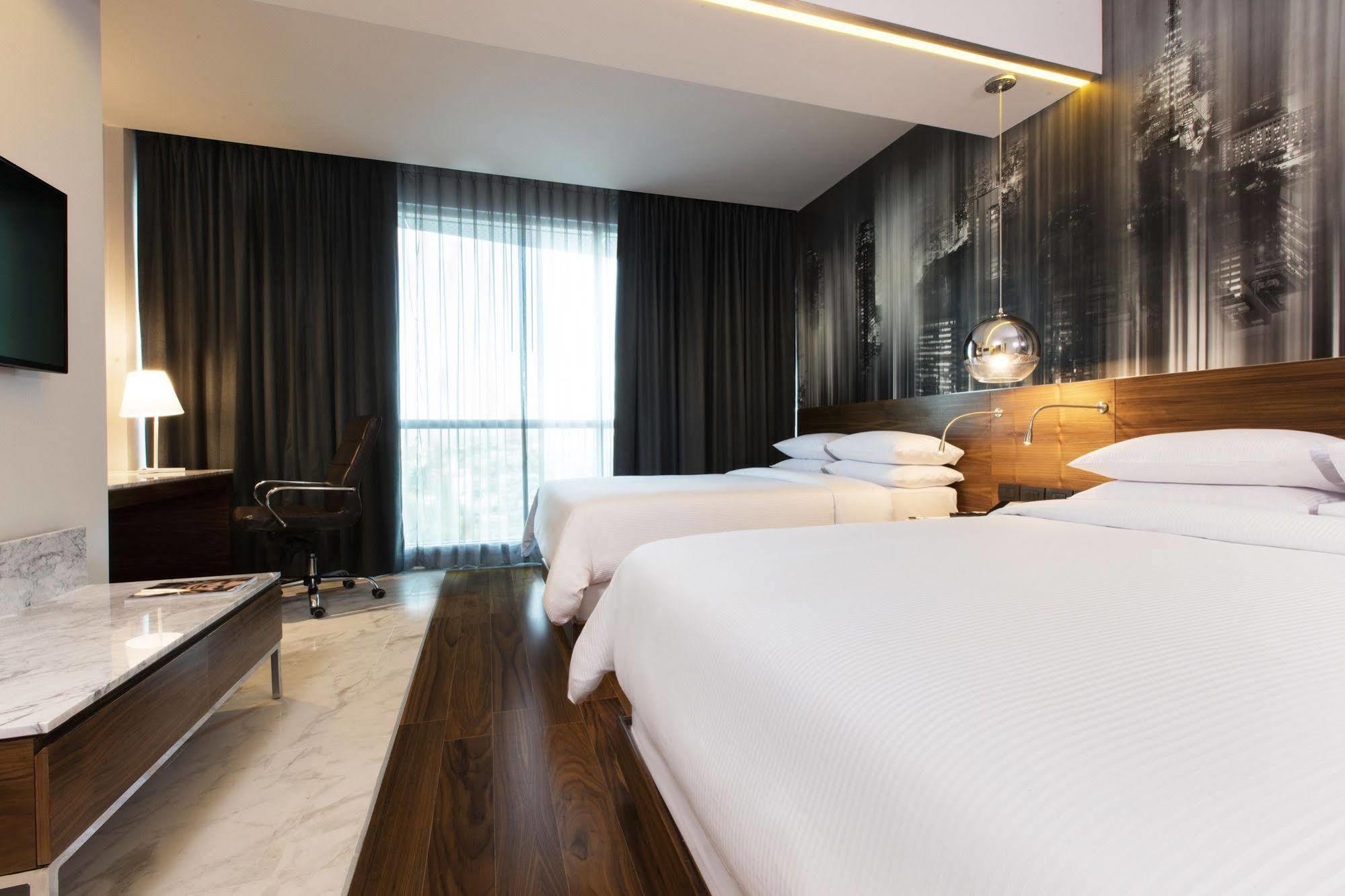 Krystal Urban Guadalajara Hotel Luaran gambar