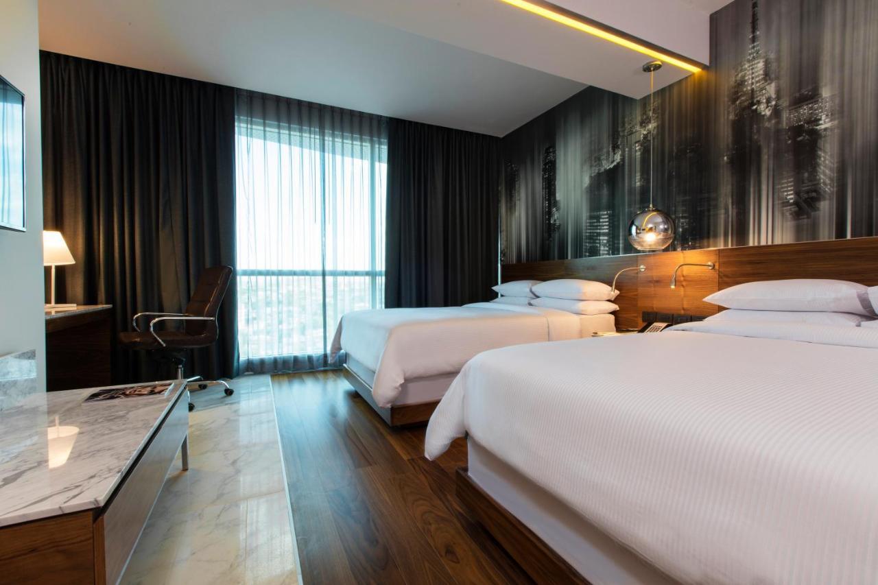 Krystal Urban Guadalajara Hotel Luaran gambar
